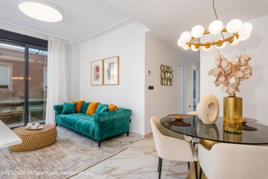 Guardamar - ¡Apartamento de lujo de 3 dormitorios y 2 baños a solo 550 m de la PLAYA! - ALICANTE