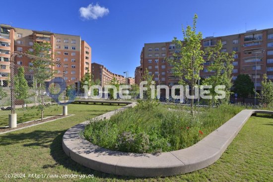 Plaza de aparcamiento en venta  en Sabadell - Barcelona