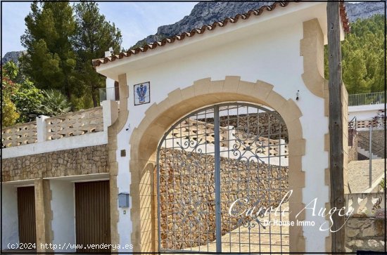 Chalet / Torre en venta  en Denia - Alicante