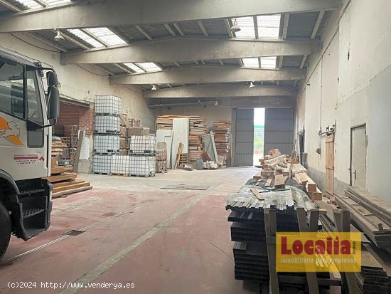 Nave Industrial de 1500m2 en Arenas de Iguña