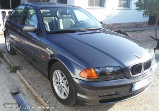 BMW Serie 3 320D de 2001 con 270.000 Km por 3.498 EUR. en Madrid