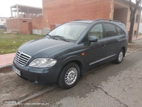  Ssangyong Rodius XDI LIMITED de 2011 con 218.000 Km por 8.000 EUR. en Madrid 