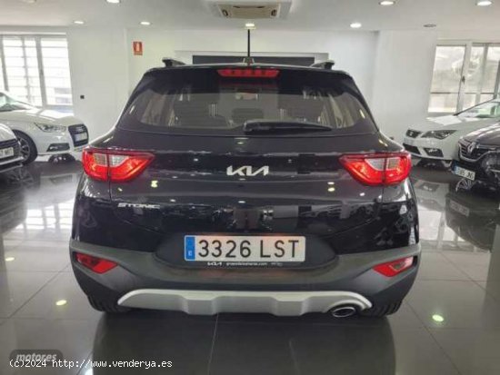 Kia Stonic 1.2 DPi Concept Plus de 2021 con 25.300 Km por 15.490 EUR. en Madrid