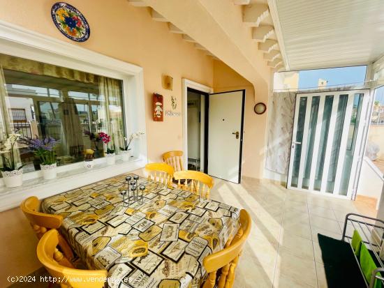 CHALET INDEPENDIENTE EN URB. HORIZONTE - ALICANTE