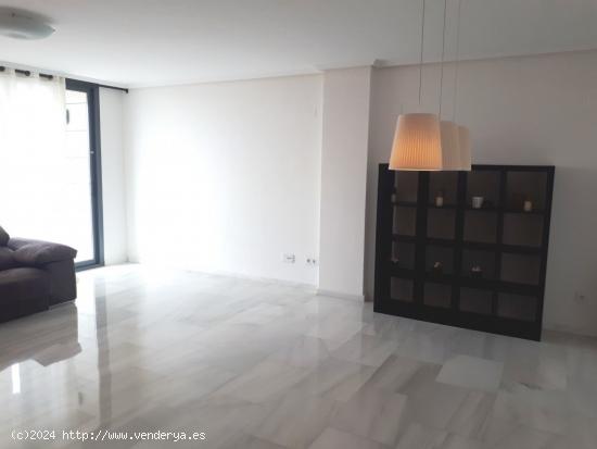 Vivienda luminosa, con terraza y bonitas vistas!! - VALENCIA