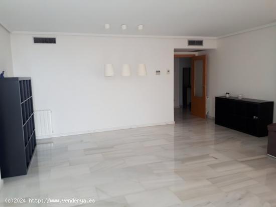 Vivienda luminosa, con terraza y bonitas vistas!! - VALENCIA