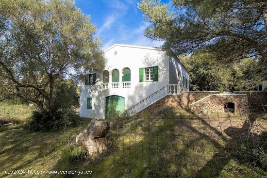 CASA DE CAMPO DE GRAN VALOR MEDIOAMBIENTAL, EN EL CENTRO DE LA ISLA DE MENORCA - BALEARES