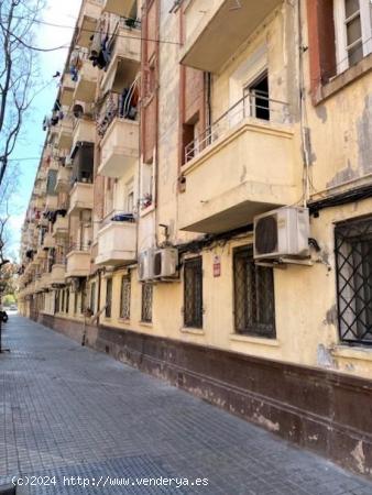 OPORTUNIDAD ÚNICA¡ EN VENTA LOTE DE 8 PISOS EN VALENCIA - VALENCIA