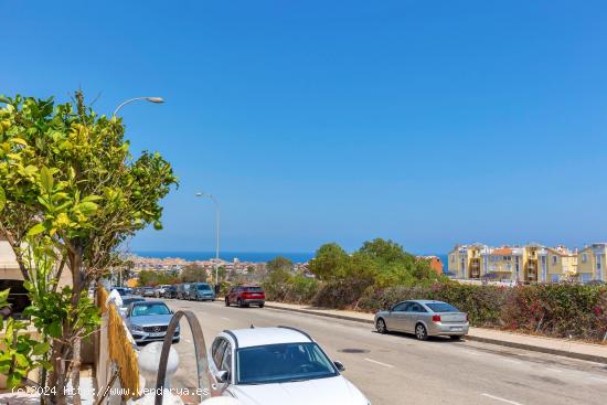 Planta baja con parcela SUR con vistas al MAR y al Parque Aromático - ALICANTE