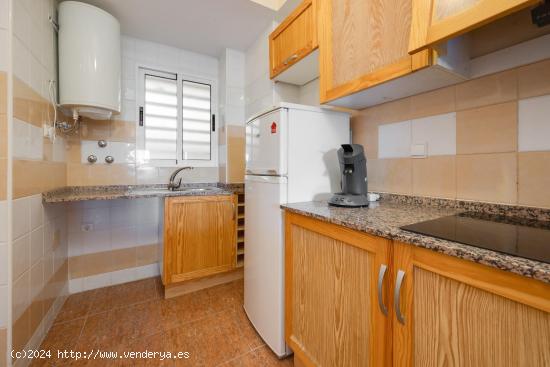 Apartamento de dos dormitorios en residencial con piscina - ALICANTE