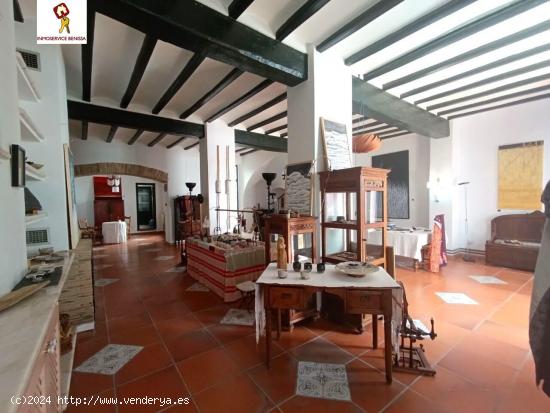 IMPRESIONANTE CASA SEÑORIAL DE TRES PLANTAS  CON COCHERA EN EL CORAZÓN DE BENISSA - ALICANTE