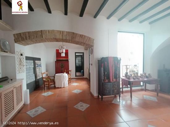 IMPRESIONANTE CASA SEÑORIAL DE TRES PLANTAS  CON COCHERA EN EL CORAZÓN DE BENISSA - ALICANTE