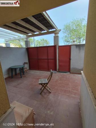 SE VENDE ESTUPENDO ADOSADO EN LA GINETA, ZONA PISCINAS, ECONOMICO - ALBACETE