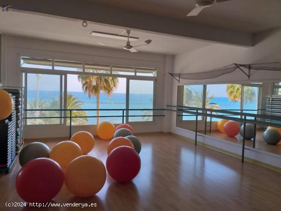 FANTASTICO LOCAL EN VENTA CON IMPRESIONANTES VISTAS AL MAR - ALICANTE