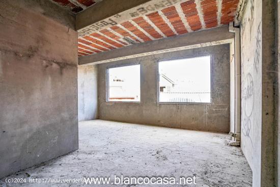 CASA para REFORMAR en pleno CENTRO de CARBALLO - A CORUÑA