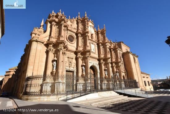  DETRÁS DE LA CATEDRAL DE GUADIX - GRANADA 