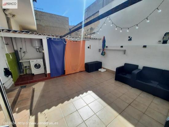 Piso con 25 m2 de patio - ALICANTE