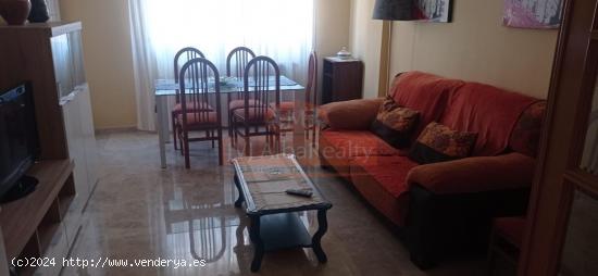 SE ALQUILA PISO AMUEBLADO DE 3 DORMITORIOS, ZONA CENTRO-VILLACERRADA. - ALBACETE