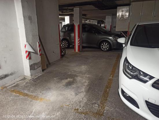  Garaje con capacidad para coche grande - CADIZ 