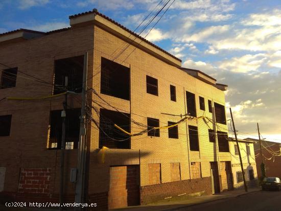 EDIFICIO EN LA CALLE TAHONA VIEJA, ALAMEDA DE LA SAGRA, TOLEDO - TOLEDO