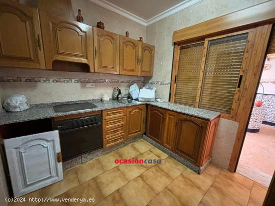 CASA CON TEJADO NUEVO POR SÓLO 36.000€ - CORDOBA