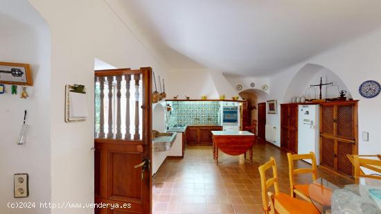 Casa señorial con piscina y  rodeada de vegetación en Valldemossa, Mallorca - BALEARES