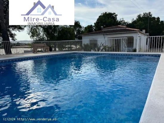  SE VENDE CHALET EN LA ROMANA CON PISCINA - ALICANTE 