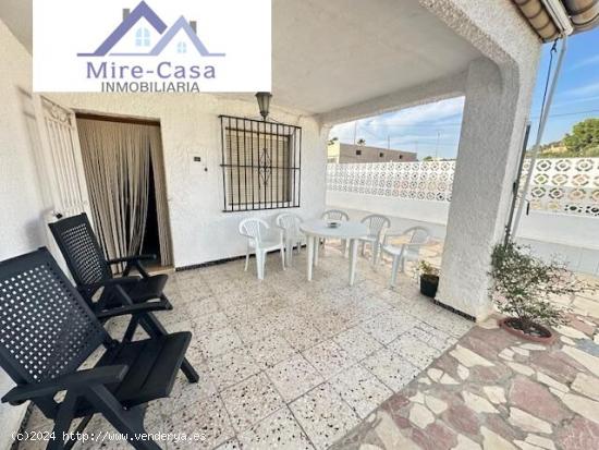 SE VENDE CHALET EN LA ROMANA CON PISCINA - ALICANTE