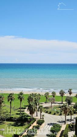 ¡Vistas al mar y en la 1ª linea! SEMINUEVO CON PISCINA, GARAJE Y TERRAZA - CASTELLON