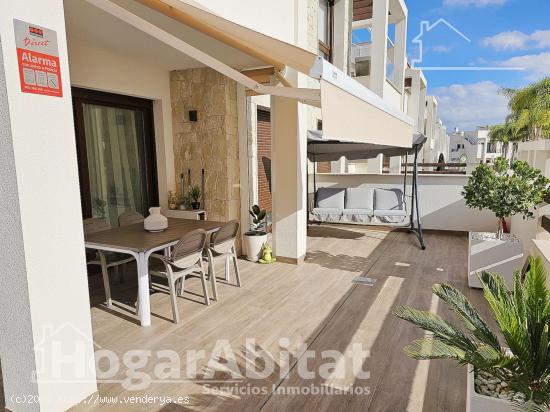 MAGINFICA RESIDENCIAL CON 2 TERRAZAS, GARAJE Y PISCINA - ALICANTE