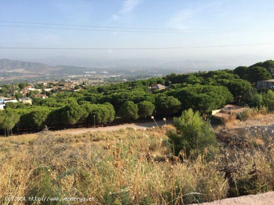 Parcela en Pinos de Alhaurin con bonitas vistas. - MALAGA