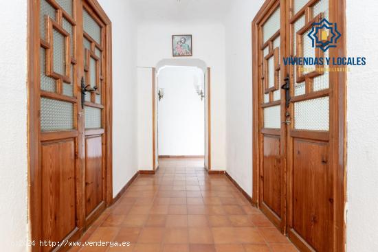 Venta de casa a reformar en Armilla (Granada) - GRANADA