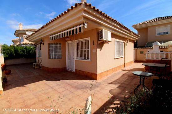  Chalet independiente en Los Altos, Torrevieja - ALICANTE 