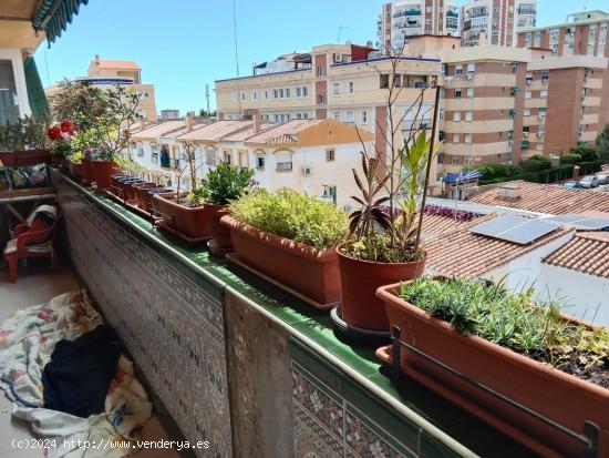 PISO EXTERIOR CON 4 HABS Y GARAJE - MALAGA