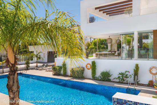 Villa de 4 dormitorios y 3 baños cerca de la playa. San Pedro de Alcántara, Marbella - MALAGA