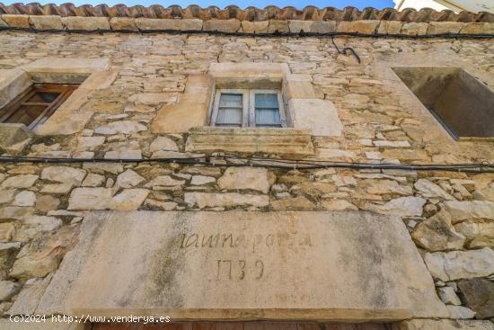 Casa de piedra en el centro de  Calders - BARCELONA