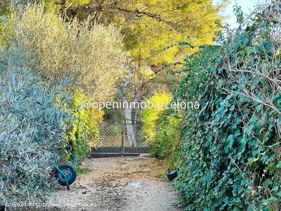 CASA CON TERRENO EN CANYELLES - BARCELONA