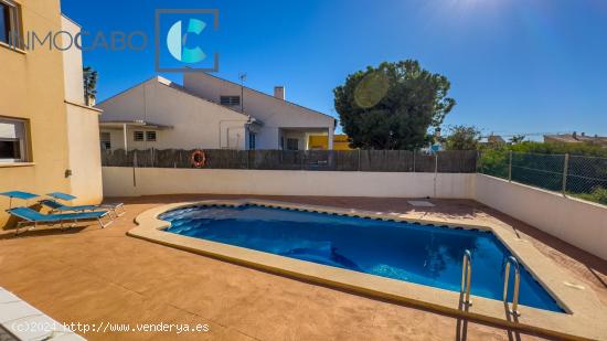 Espectacular villa independiente con piscina en Cala Flores - MURCIA