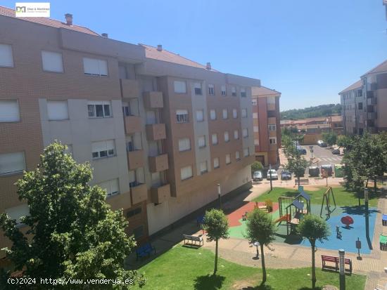 APARTAMENTO CON VISTAS AL PARQUE EN TROBAJO DEL CAMINO - LEON