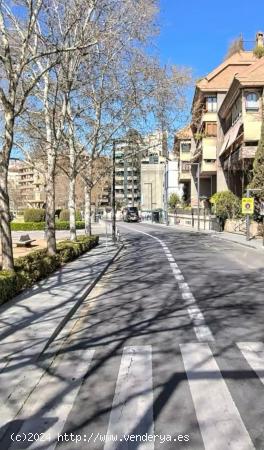 FANTASTICA VIVIENDA EN ZONA INMEJORABLE!!!!!!!!! - GRANADA