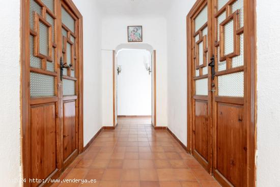 Venta de casa a reformar en Armilla (Granada) - GRANADA