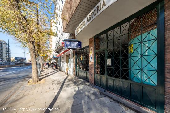 2 PLAZAS DE GARAJE JUNTAS EN AVENIDA DE CONSTITUCIÓN - GRANADA