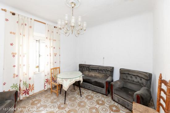 Venta de casa a reformar en Armilla (Granada) - GRANADA