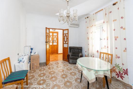 Venta de casa a reformar en Armilla (Granada) - GRANADA