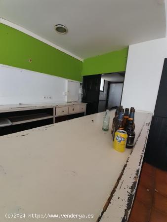 Se vende Local de cafeteria con licencia vigente - CACERES