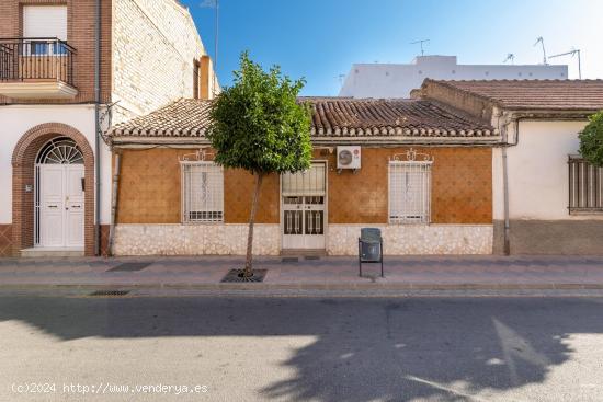  Venta de casa a reformar en Armilla (Granada) - GRANADA 