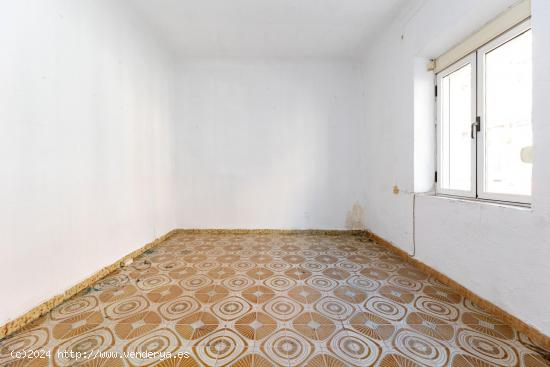 Venta de casa a reformar en Armilla (Granada) - GRANADA