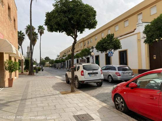 PISO DE ALQUILER PARA CURSO ESCOLAR - CADIZ