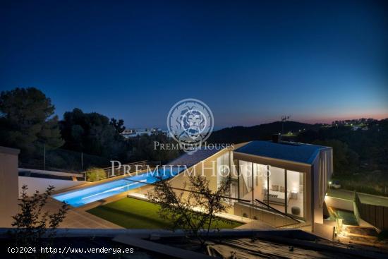 Espectacular casa de diseño de obra nueva a la venta o alquiler en Can Girona - BARCELONA