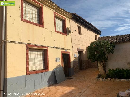 CASA DE PUEBLO CON TERRENO - BURGOS